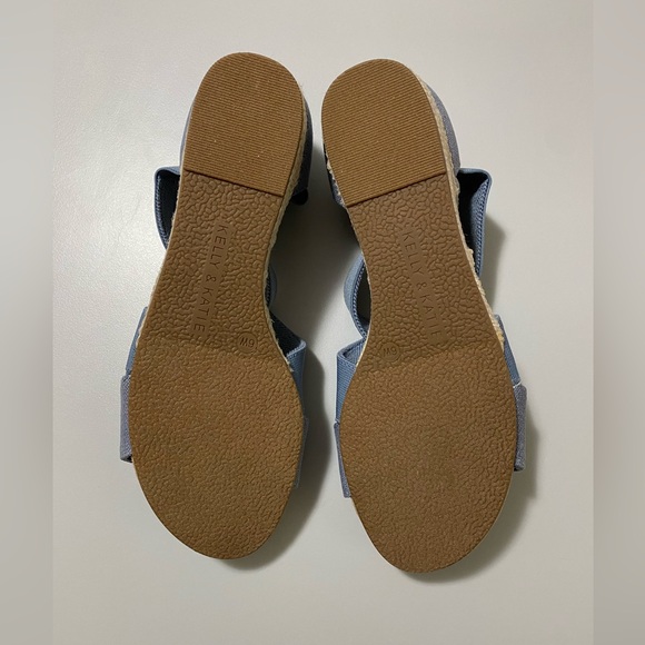 NWOT Kelly & Katie Canvas Sandals - Picture 9 of 14